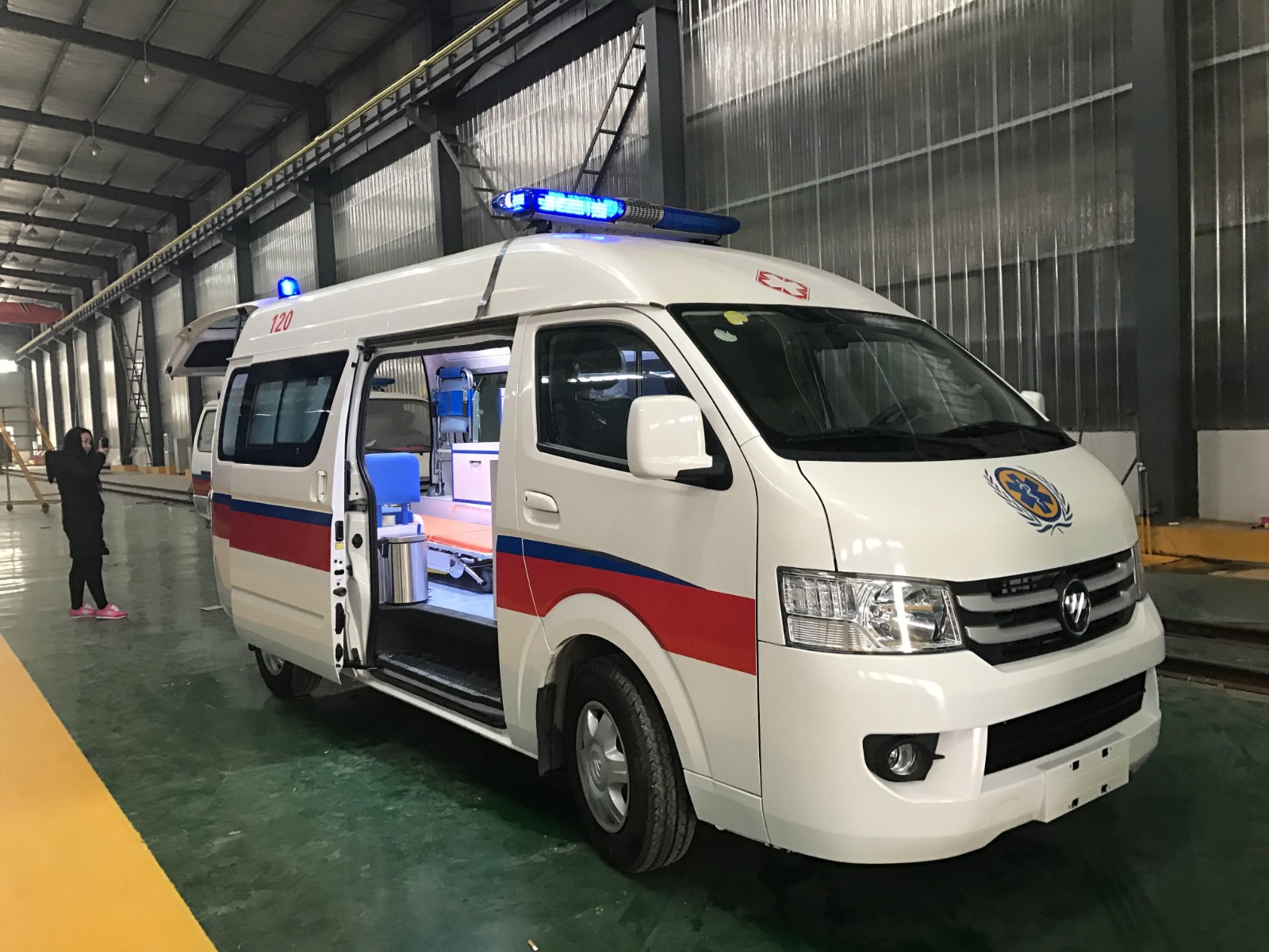 金平救护车转院